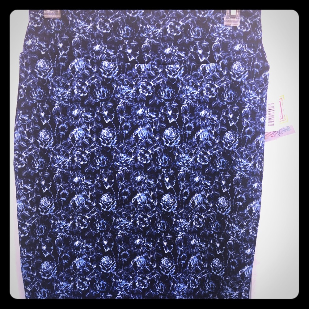 LulaRoe Rose printed Cassie pencil skirt